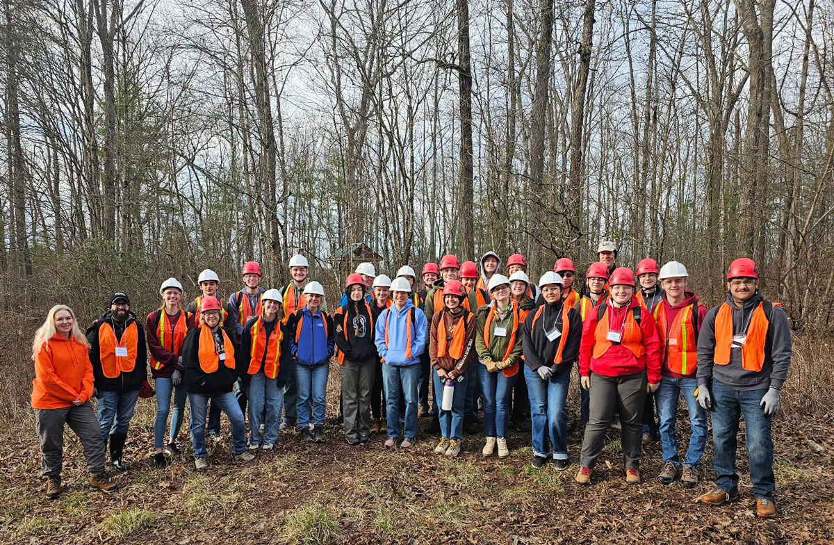 Volunteers from Illinois State University