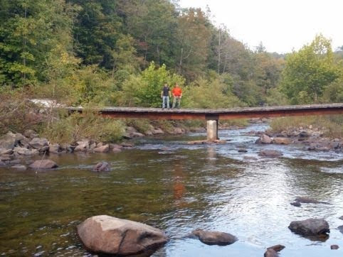 Bridge at Devil’s Breakfast Table / Daddys Creek Trailhead. Looking north. (Richie)