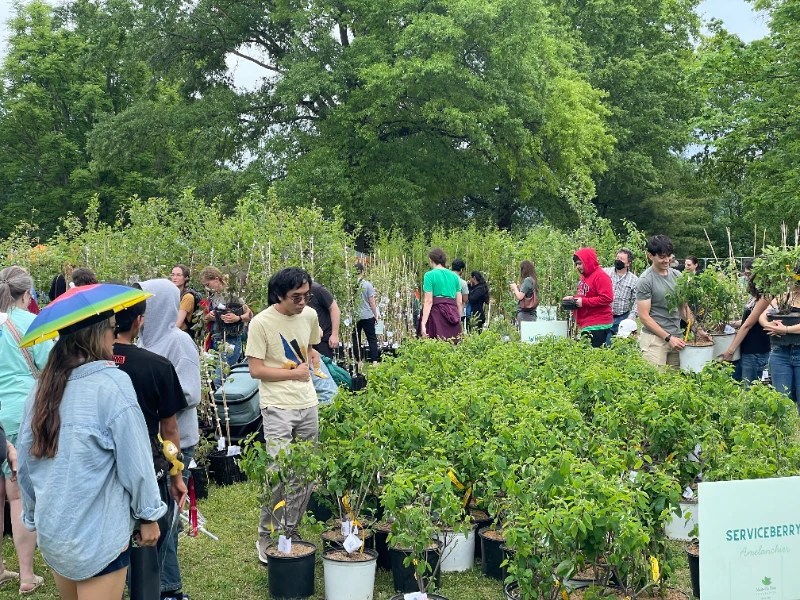 Visitors at the Nashville Earth Day celebration at Centennial Park